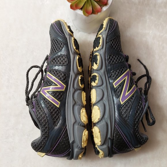 New Balance Womens Gray Purple Yellow Running Sneaker - Size 6 - Picture 1 of 9